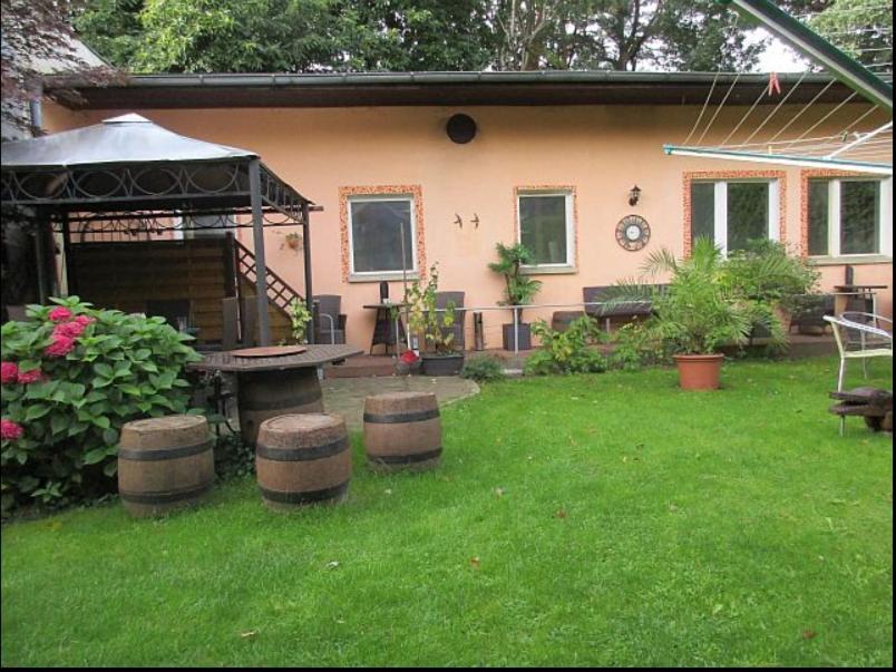 Ferienwohnung Am Wasserturm 호헨노이엔도르프 외부 사진